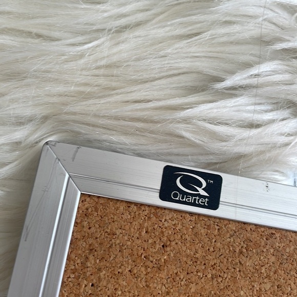 Small wall hanging bulletin board - Picture 2 of 16